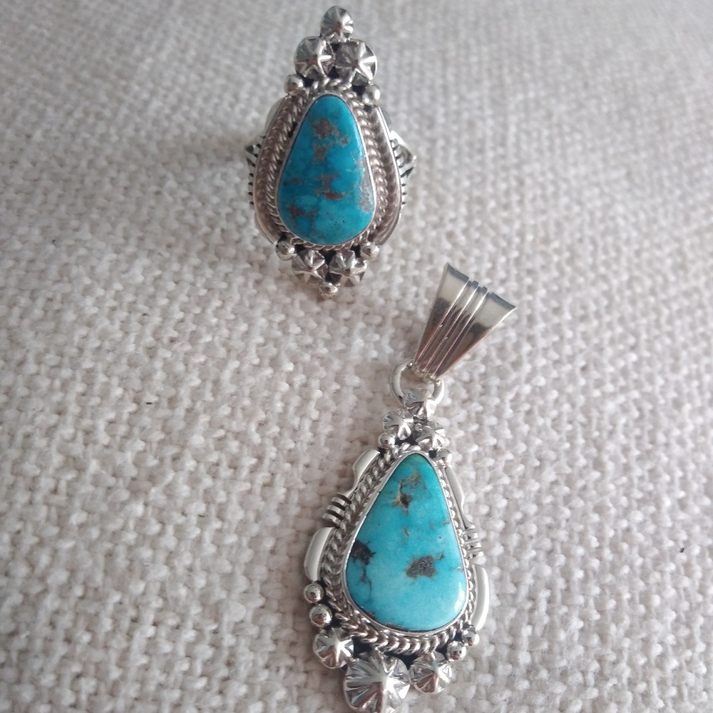 Running Bear Navajo Turquoise Ring Pendant Set